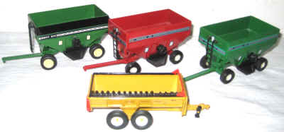 dec 10 farm toys 5 050.jpg (235741 bytes)