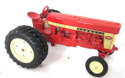 dec 3 farm toys 499.jpg (264926 bytes)