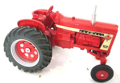 dec 3 farm toys 502.jpg (324552 bytes)