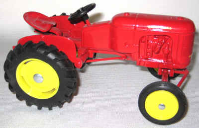 june farm toys 10 012.jpg (309347 bytes)