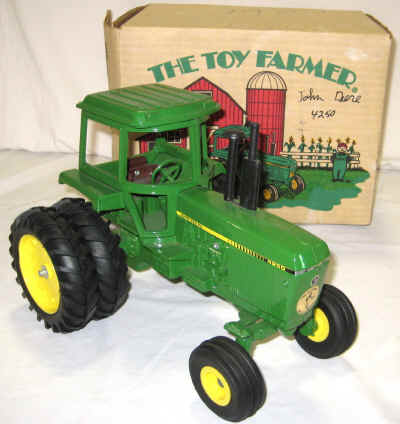 sept 24 farm toy 6 017.jpg (334556 bytes)